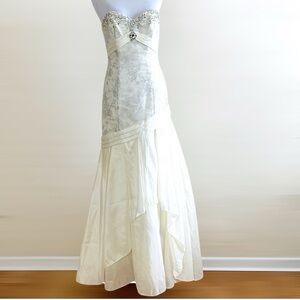 Camille La Vie Formal Dress Wedding Prom Long Mermaid Ivory Sz 4P Strapless